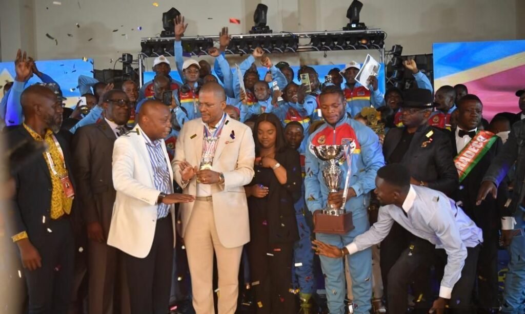 Boxe:Le ministre des sports et loisirs de la RDC a félicité les léopards de la RDC pour leur moisson record des médailles aux 21è championnats d'Afrique.
