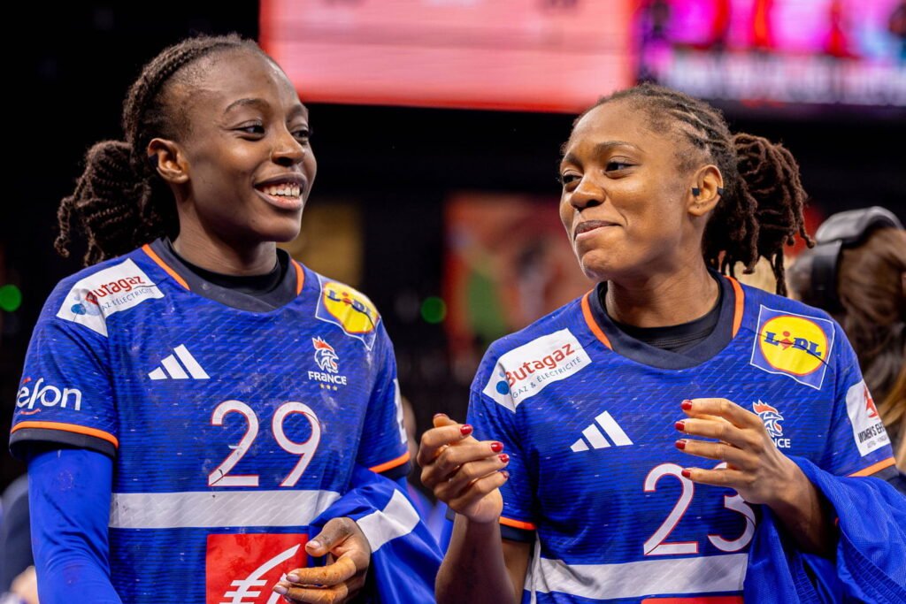 les Bleues en demi-finales ! Classements et résultats des groupes