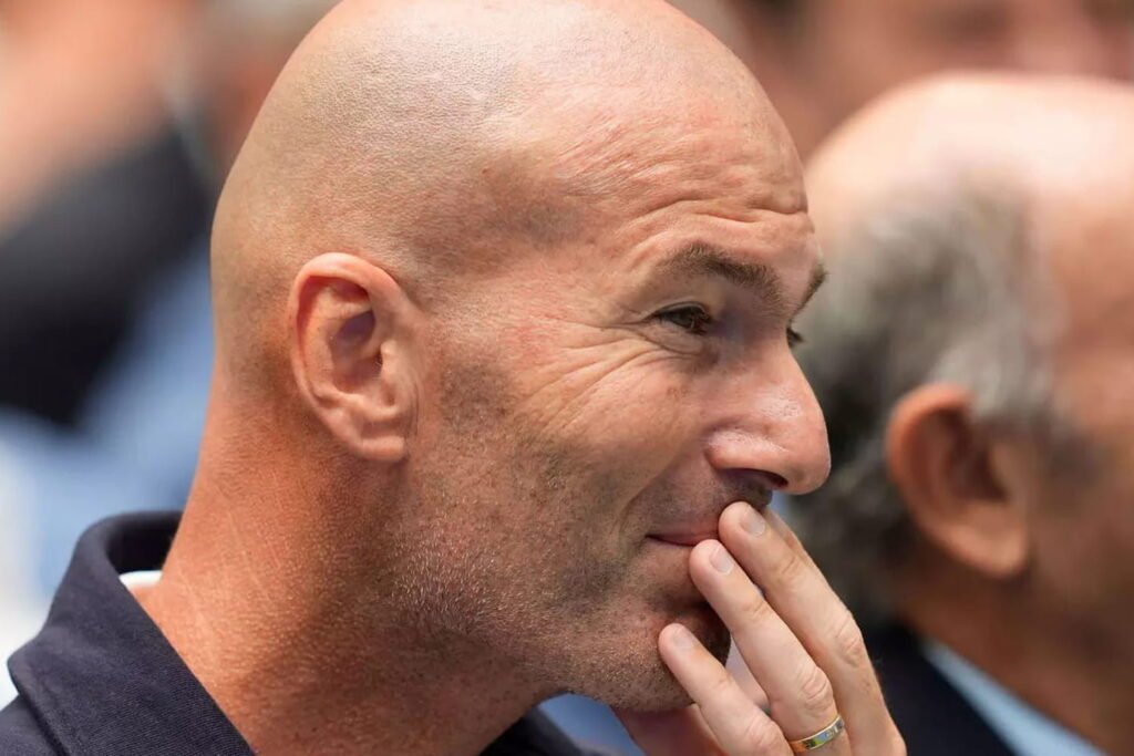 ce chanteur français improbable dont Zinedine Zidane est un fan inconditionnel