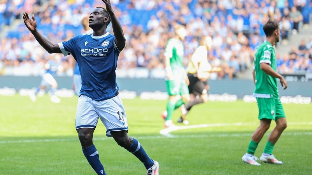 Merveille Biankadi et l’’Arminia Bielefeld s’offrent  Freiburg — FOOT.CD