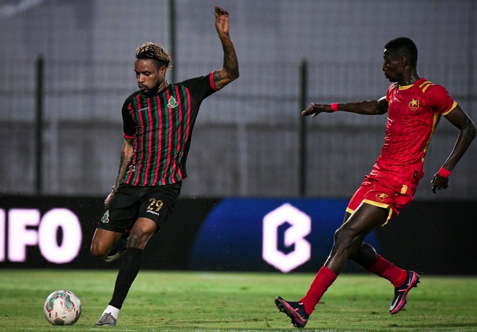 Henock Inonga Baka, Joel Beya et le FAR restent au contact — FOOT.CD Henock Inonga Baka, Joel Beya et le FAR restent au contact — FOOT.CD