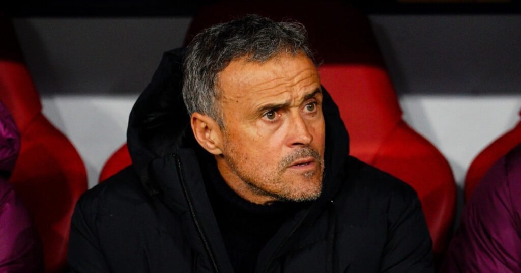 "Même lui s'y perd", Luis Enrique se fait encore tailler