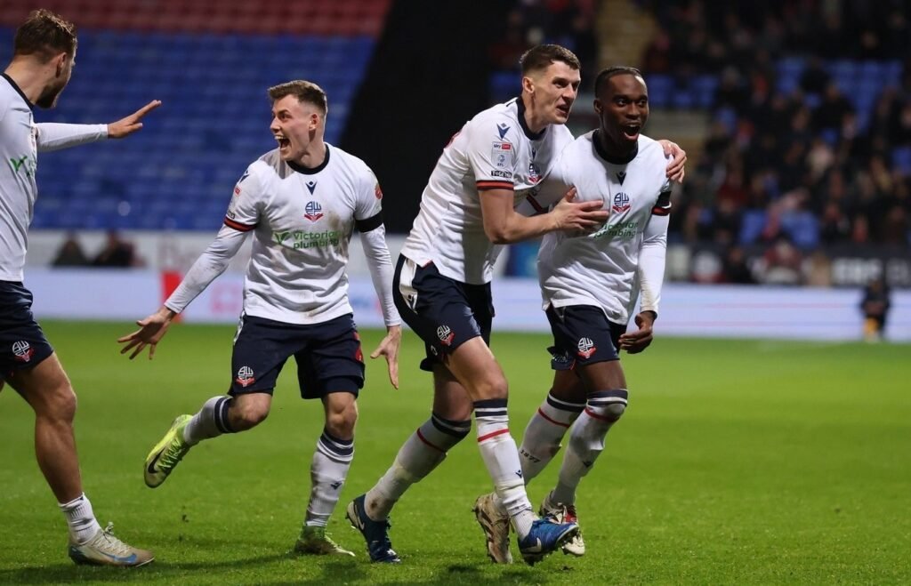 Jay Matete voit double avec Bolton dans le succès face à Lincoln City — FOOT.CD