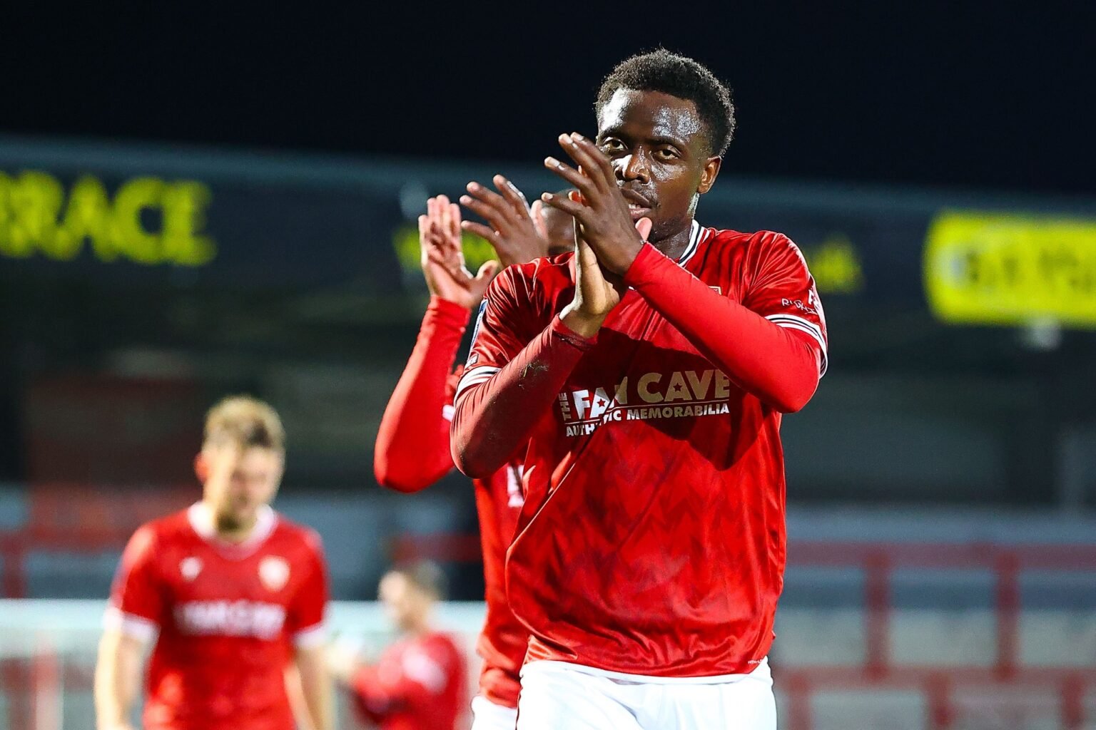 Dans le match de la peur, David Tutonda et Morecambe sortent tête haute devant Carlisle United    — FOOT.CD