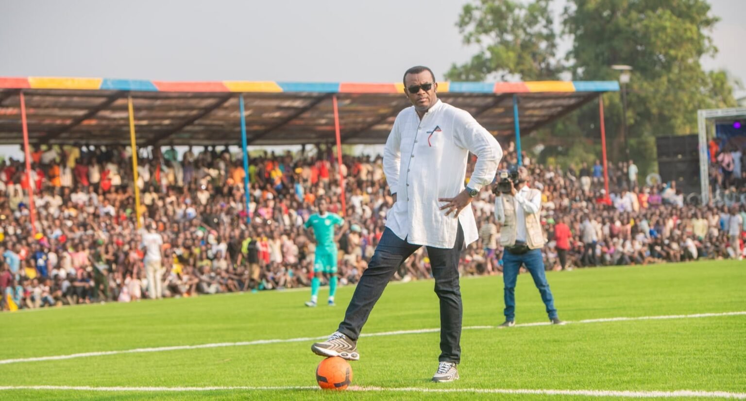 Infrastructures:Un stade modernisé a été inauguré dans la province de la Mongala. Infrastructures:Un stade modernisé a été inauguré dans la province de la Mongala.
