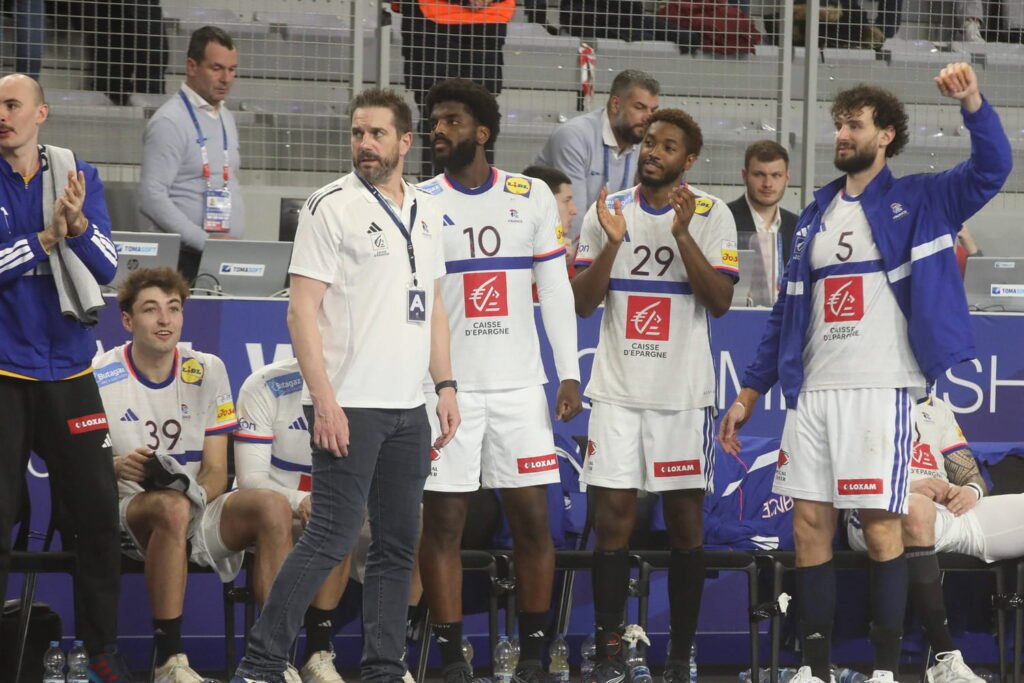 HANDBALL. France - Pays-Bas : nouveau feu d'artifice pour des Bleus qui filent en quarts de finale, le résumé