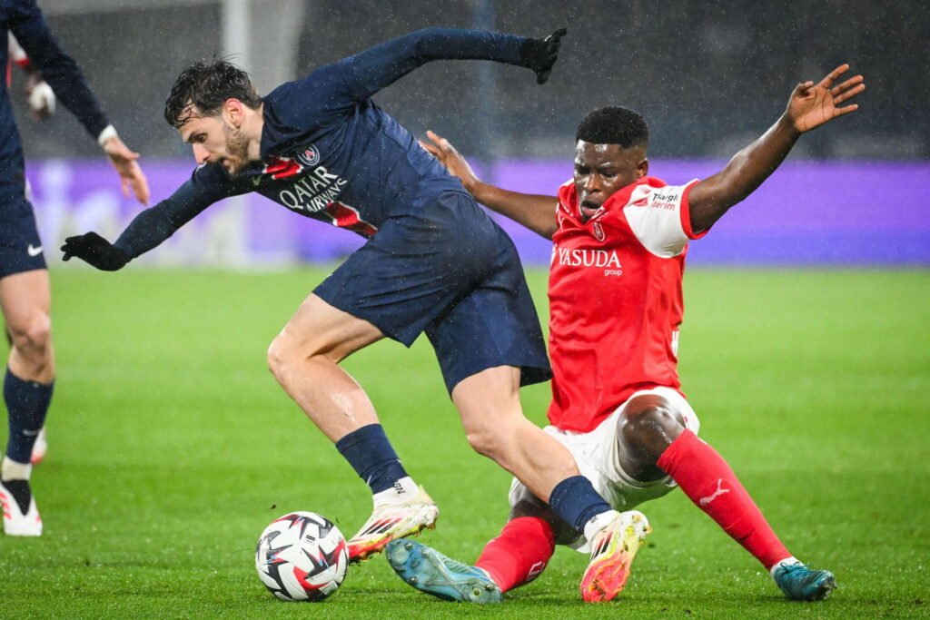 Reims : malgré la grande première de Kvaratskhelia, Paris se prend les pieds dans le tapis, le résumé