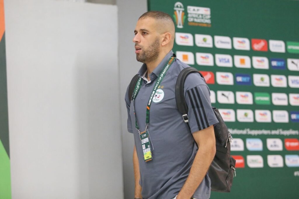 Les vérités du CR Bélouizdad sur le départ d'Islam Slimani