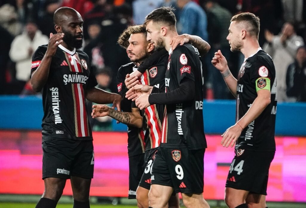 Succès d’entrée pour Christopher Lungoyi, Salem Mbakata et Gaziantep — FOOT.CD