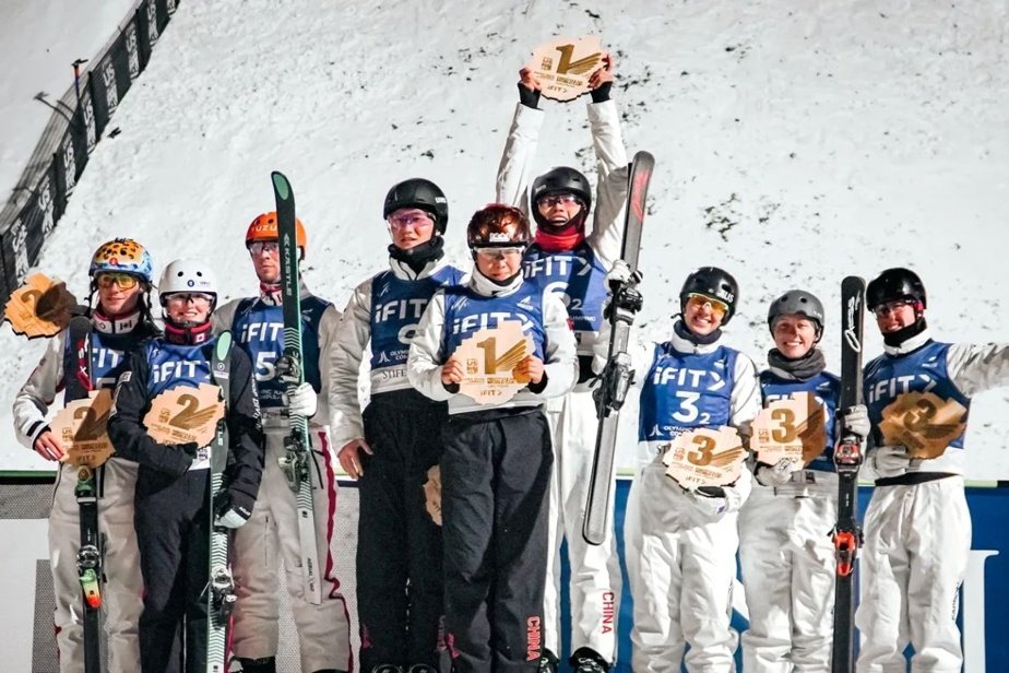 Ski acrobatique | Une médaille d’argent prometteuse à l’épreuve des sauts par équipe Ski acrobatique | Une médaille d’argent prometteuse à l’épreuve des sauts par équipe