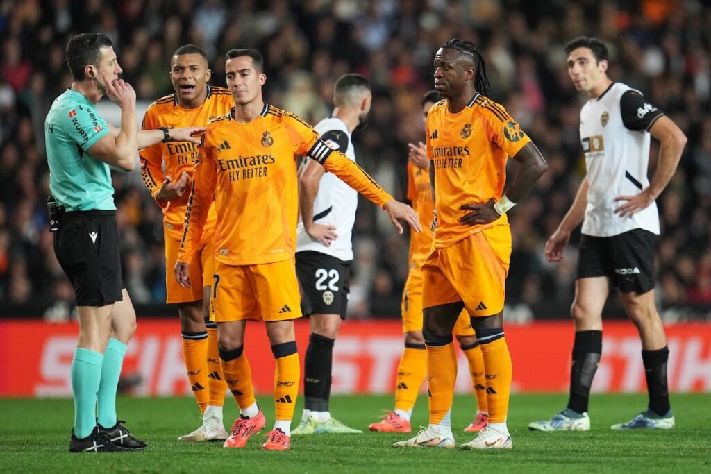 RealMadridTV explose après l'arbitrage à Mestalla