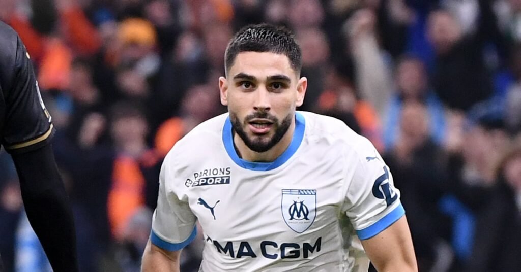Maupay tacle une légende de Manchester United