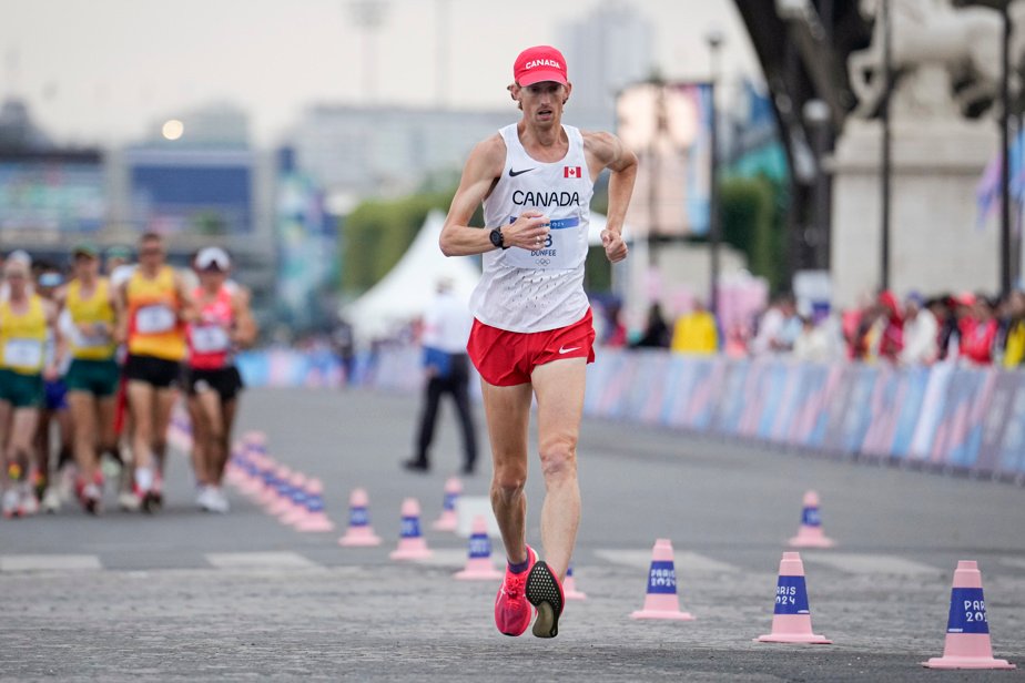 Championnats australiens | Le Cambrien Evan Dunfee établit un prouesse canadien au 20 km en échelon Championnats australiens | Le Canadien Evan Dunfee établit un record nord-américain au 20 km en marche