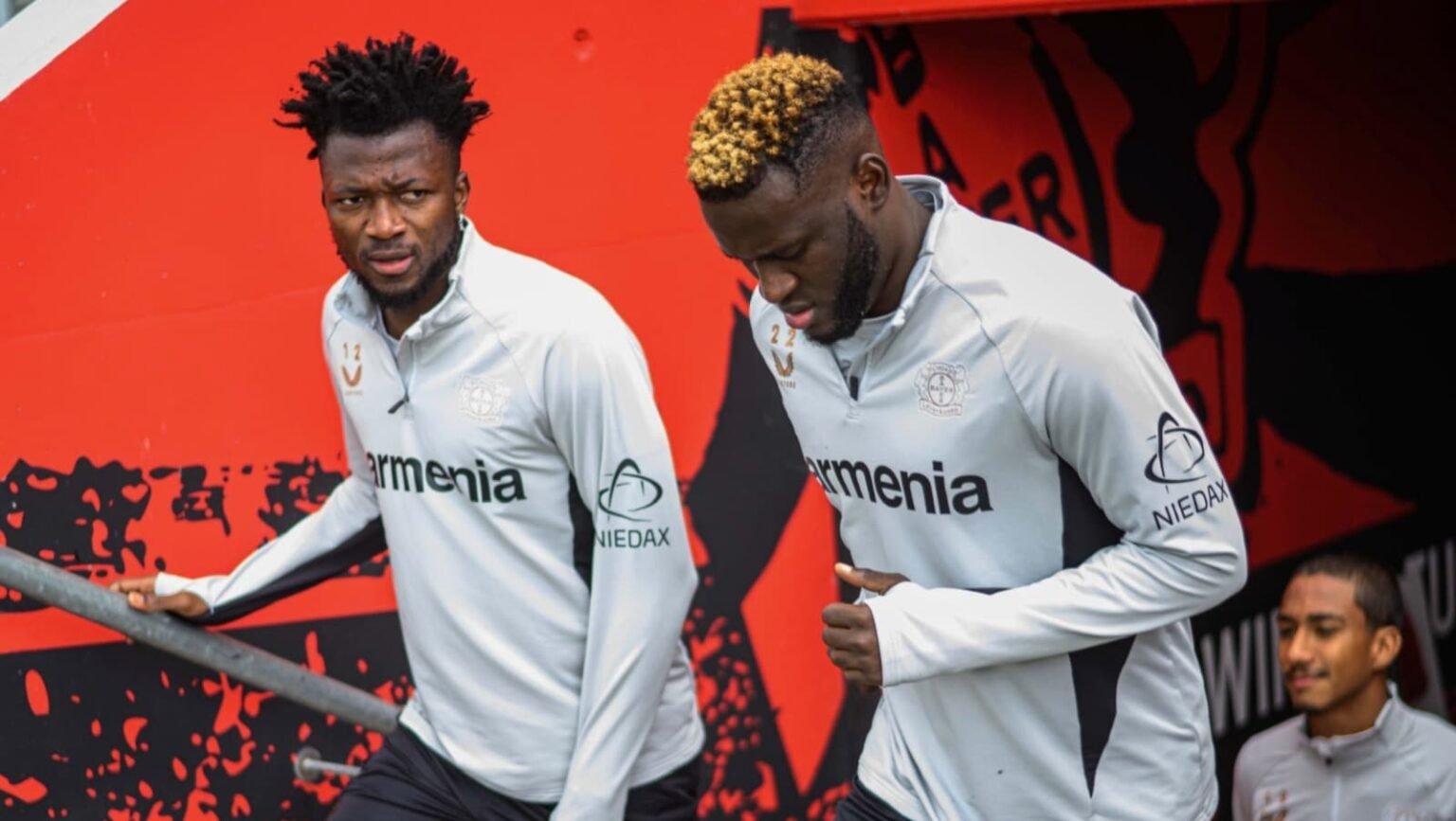 Boniface et Tapsoba sur le banc
