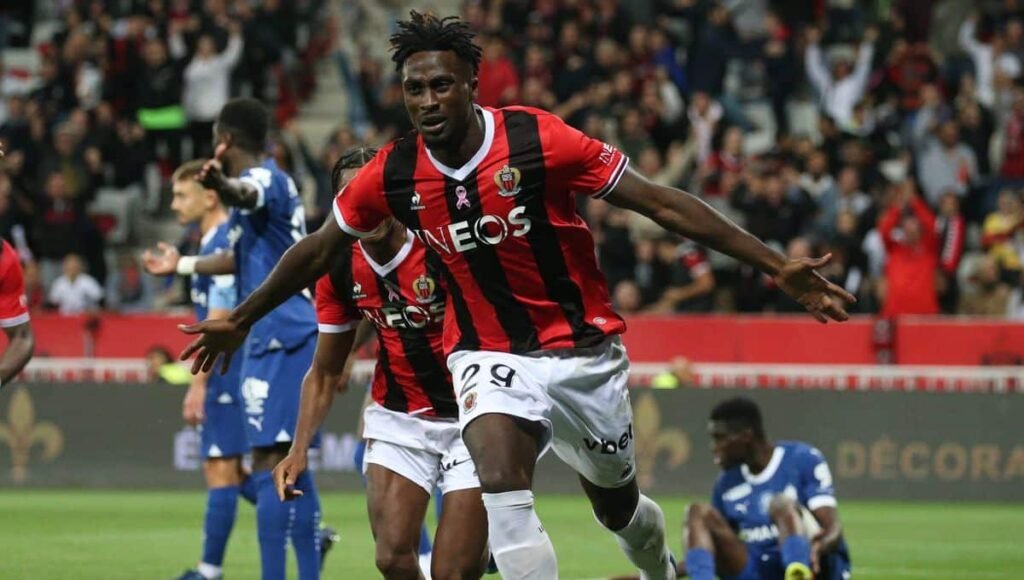 Ligue 1 - OGC Nice : Pourquoi Evann Guessand n'a pas été titulaire contre le FC Nantes ?