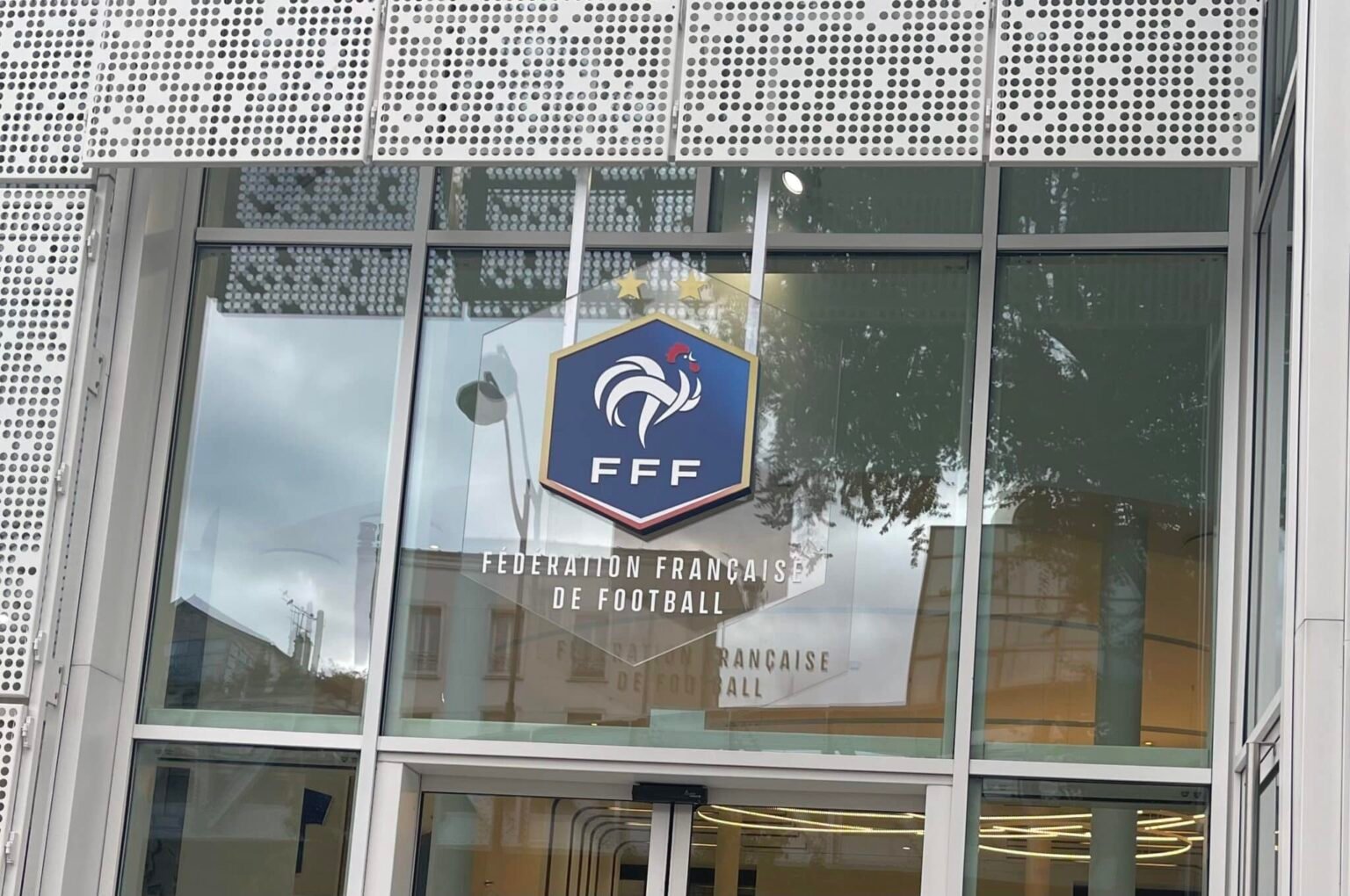 Réforme du football professionnel : Les sénateurs Laurent Lafon et Michel Savin saluent les propositions de Philippe Diallo