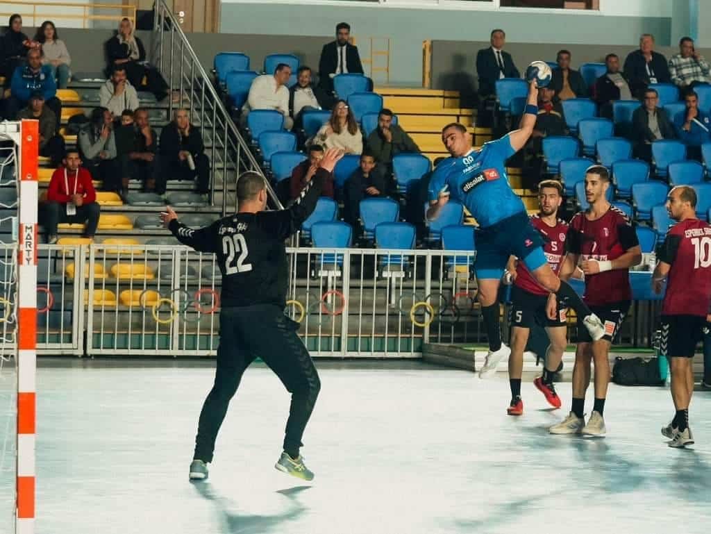 Handball / Championnat d’Afrique des clubs vainqueurs : Enfin une victoire des FAP chez les dames, les hommes toujours à la traîne Handball / Championnat d'Afrique des clubs vainqueurs : Enfin une victoire des FAP chez les dames, les hommes toujours à la traîne