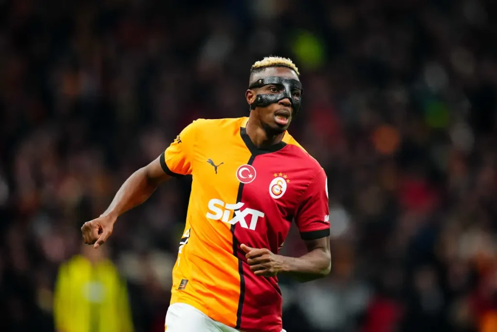 Osimhen tient le prix du plus beau but de la saison en Turquie