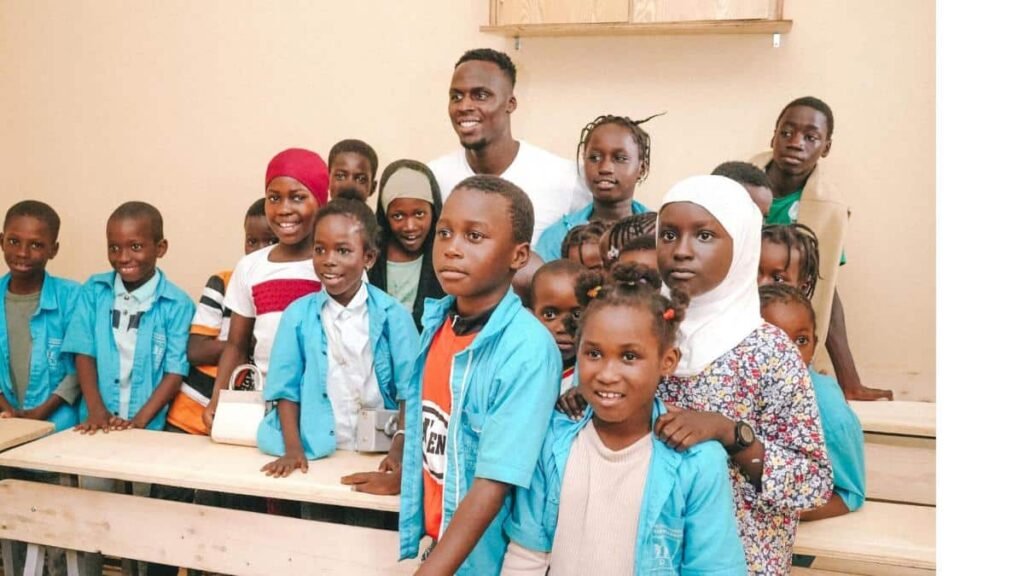 Sénégal : Édouard Mendy s’engage pour l’éducation à Dakar