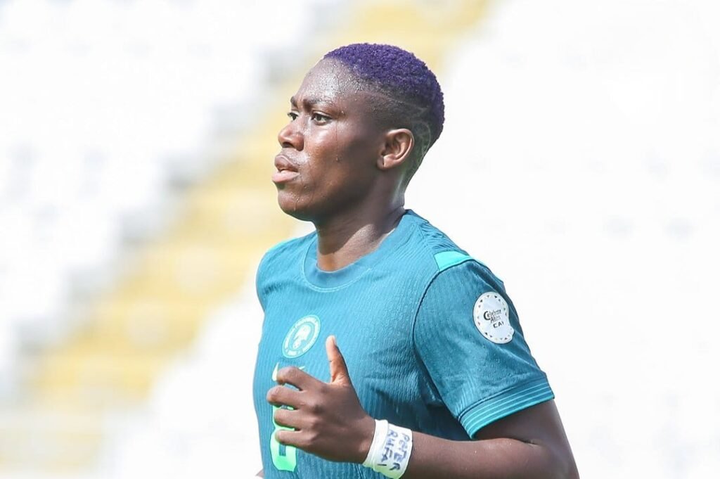Oshoala rend hommage à Peter Rufai