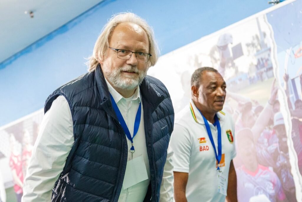 Tom Saintfiet vise 2 joueurs de Ligue Europa