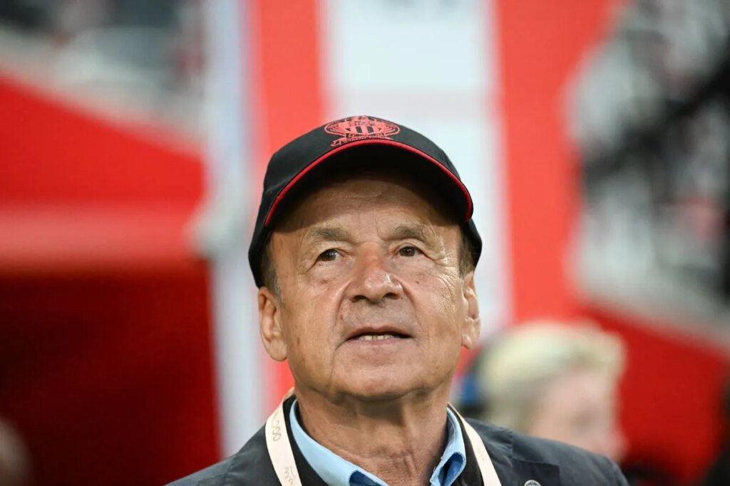 "étonné qu’on puisse faire entrer un joueur sous traitement..." Gernot Rohr frustré par OM-Lorient