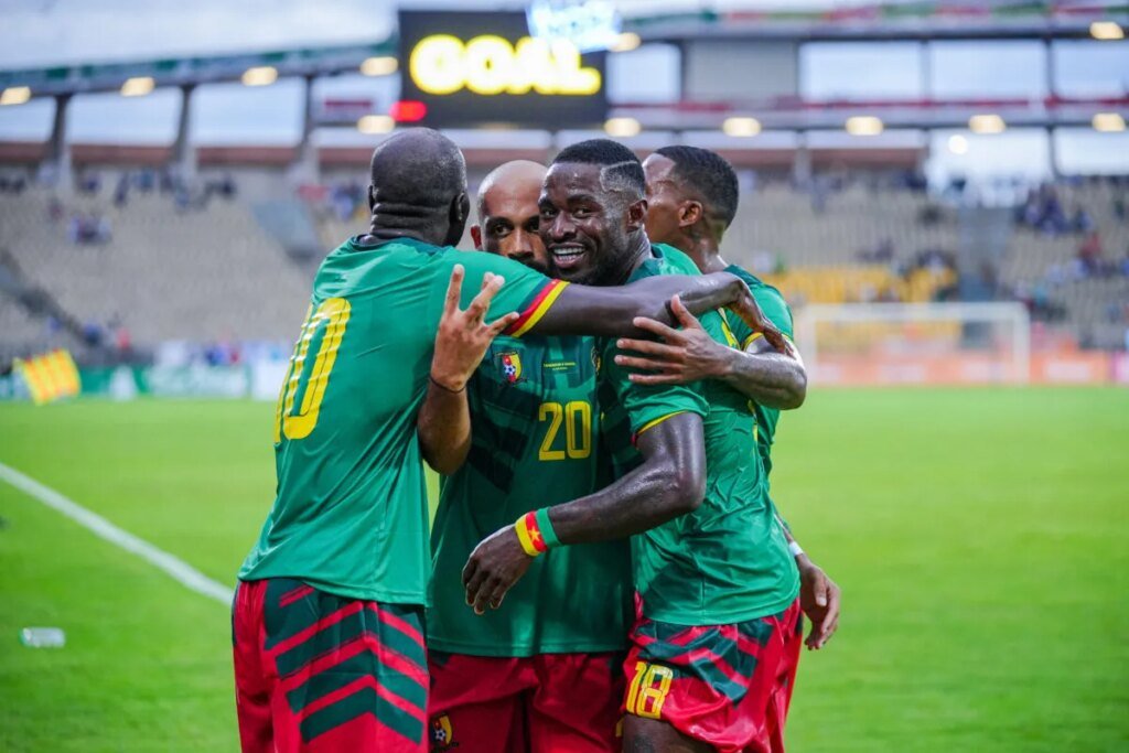 le Cameroun décevant mais toujours en vie