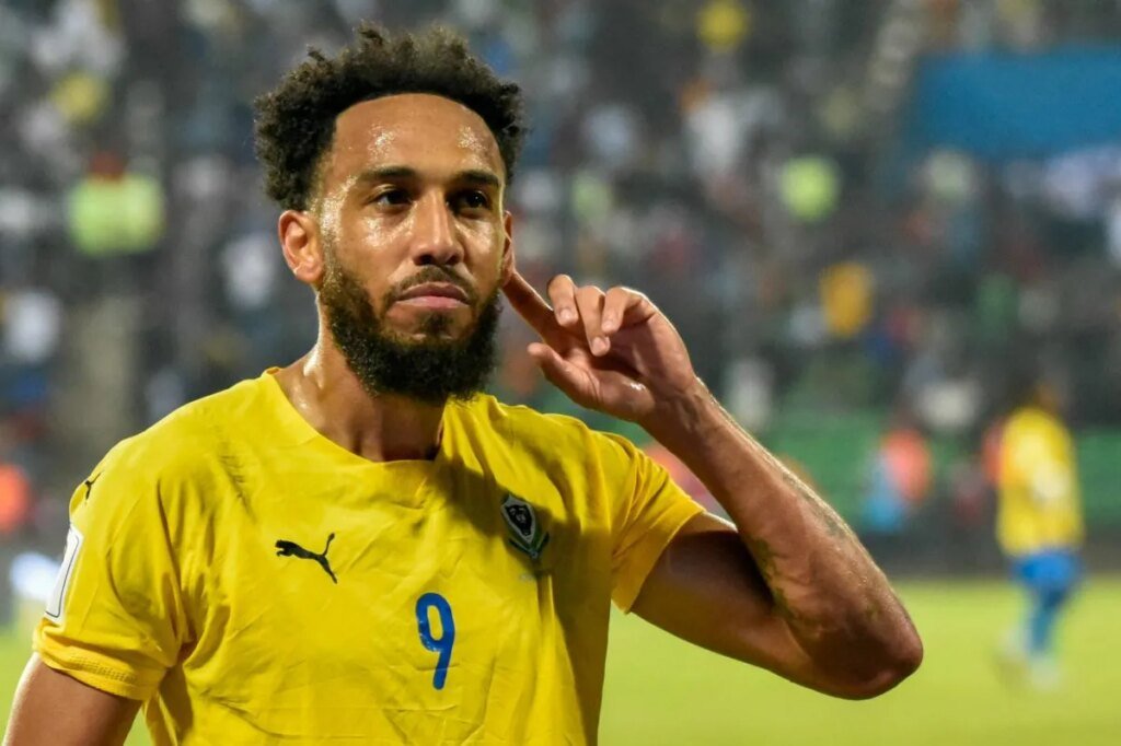 Quadruplé puis carton rouge, l'incroyable combo d'Aubameyang, héros malheureux du Gabon