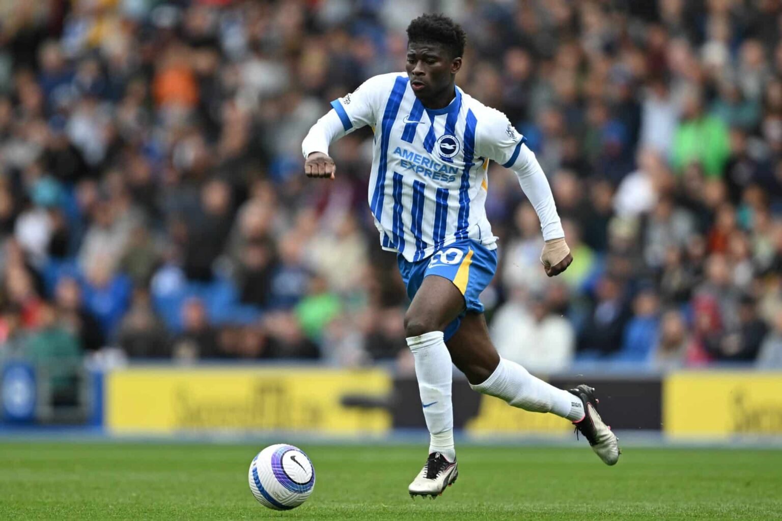 Carlos Baleba: Le Bayern passe à l'offensive pour le Camerounais