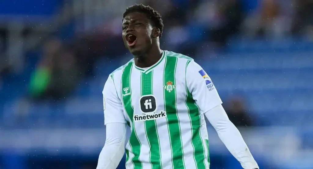 Le défenseur sénégalais dans le viseur d’Everton