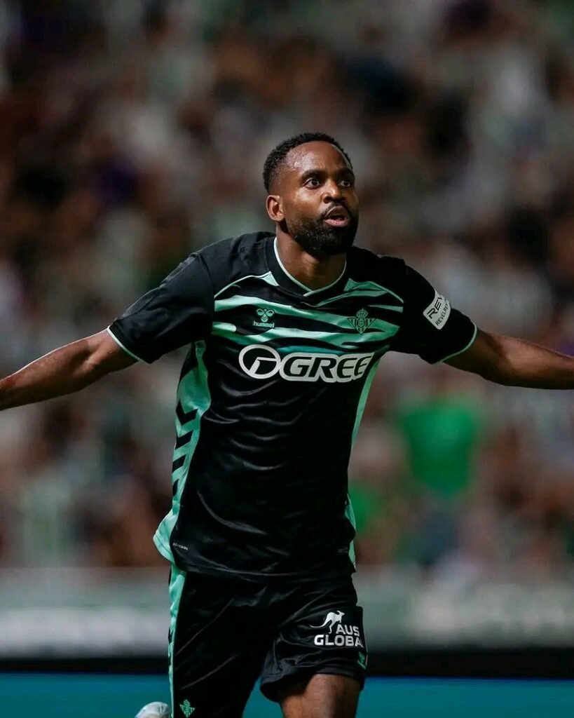 Mercato : trois clubs espagnols s'intéressent à Cédric Bakambu