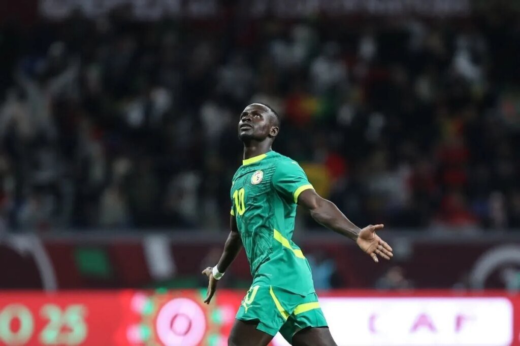 Mané MVP, Brahim Diaz reçoit son Soulier d'Or en larmes