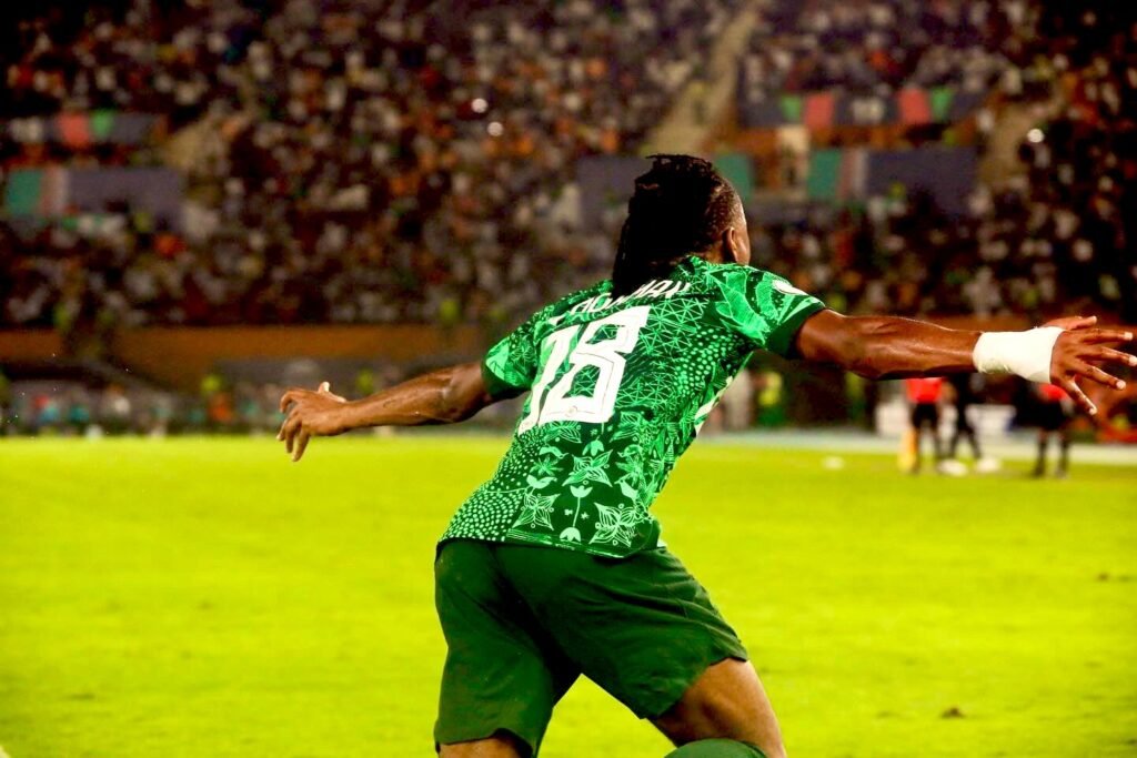 Avec Lookman, la compo officielle du Nigeria contre l'Algérie