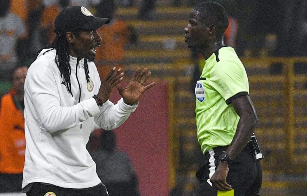 l'arbitre du match, Pierre Atcho, un mauvais souvenir pour les Lions