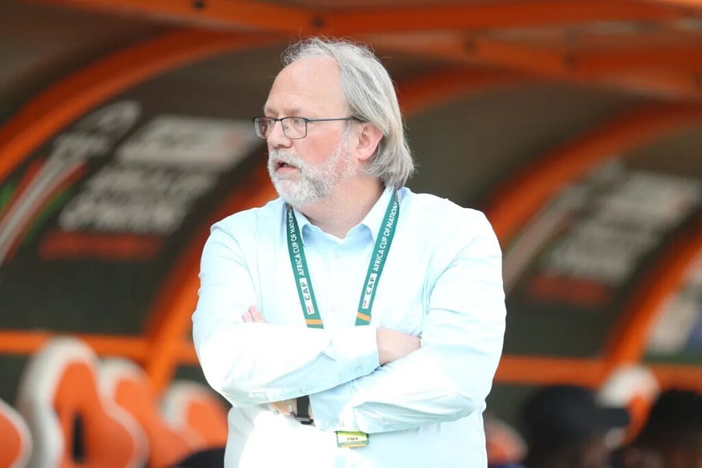 " j’attends de voir si je serai encore sélectionneur", Tom Saintfiet dans le flou complet