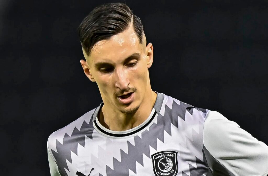 La célébration "sans bras" bouleversante d’Adil Boulbina