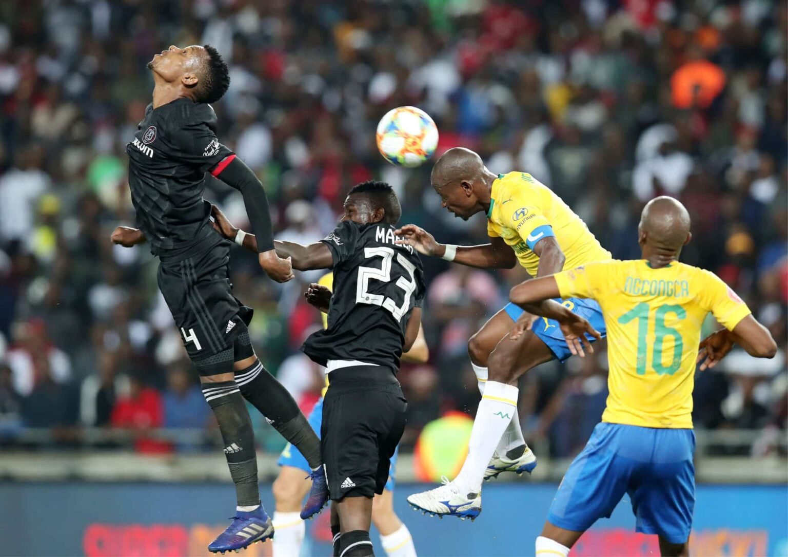 Afrique du Sud: Orlando Pirates v Mamelodi Sundowns, choc au sommet de la ligue