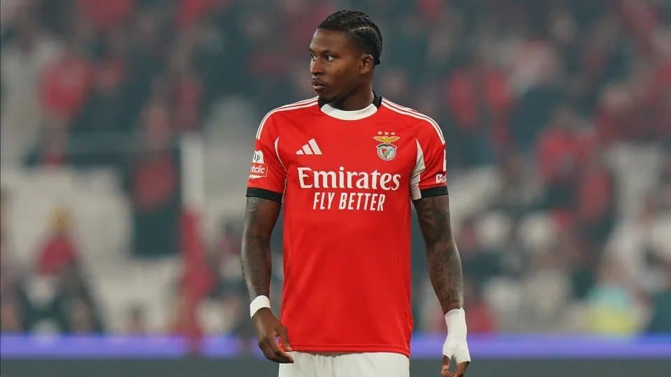 Le Cap-Verdien attaqué pour avoir demandé le maillot de Vinicius (vidéo) Le Cap-Verdien attaqué pour avoir demandé le maillot de Vinicius (vidéo)