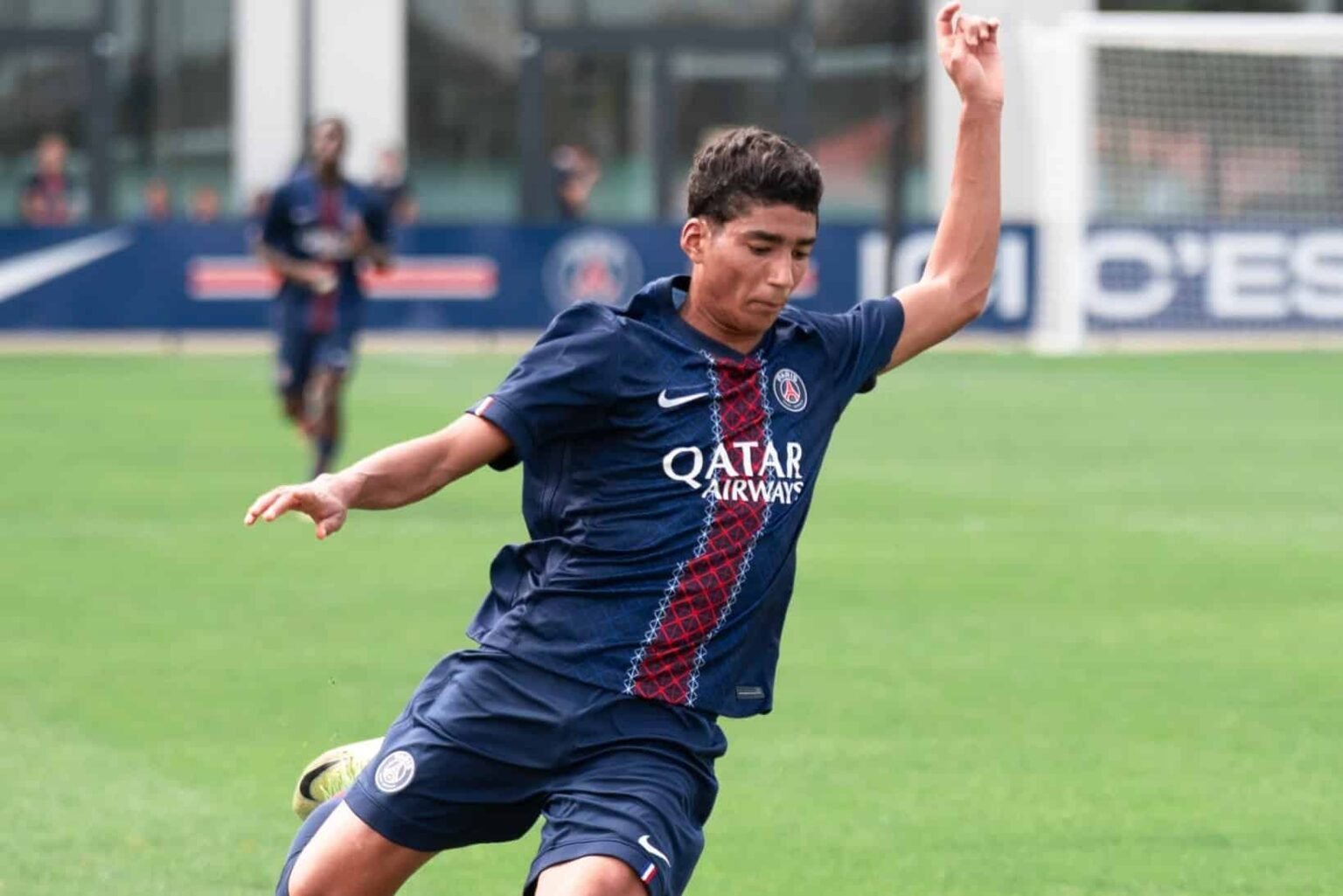 La starlette tunisienne tient un gros cadeau du PSG