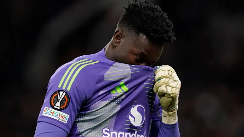 « c’est dingue, comment peut-il faire ça ? », Van der Sar explique l’échec André Onana "c'est dingue, comment peut-il faire ça ?", Van der Sar explique l'échec André Onana