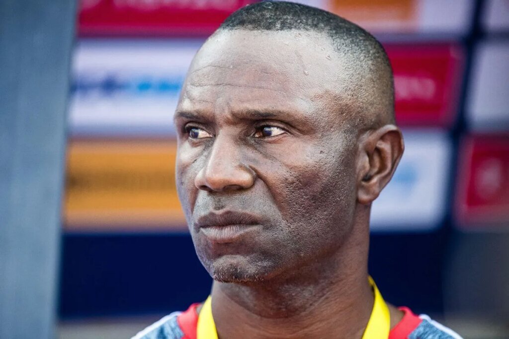 Florent Ibenge bientôt sélectionneur d’un rival des Léopards ? Florent Ibenge bientôt sélectionneur d'un rival des Léopards ?