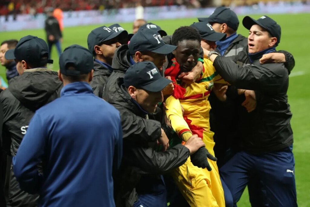 "atmosphère tendue", malaise... Les 18 supporters condamnés à de la prison ferme au Maroc