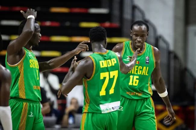 Les forces en présence dans le groupe B Les forces en présence dans le groupe B