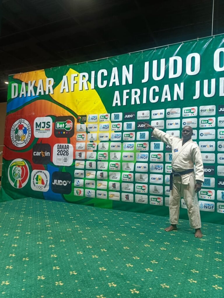 Judo:Maître José Mbuyulu,CN 5ème Dan et arbitre international,est présent à l’Open de Dakar.