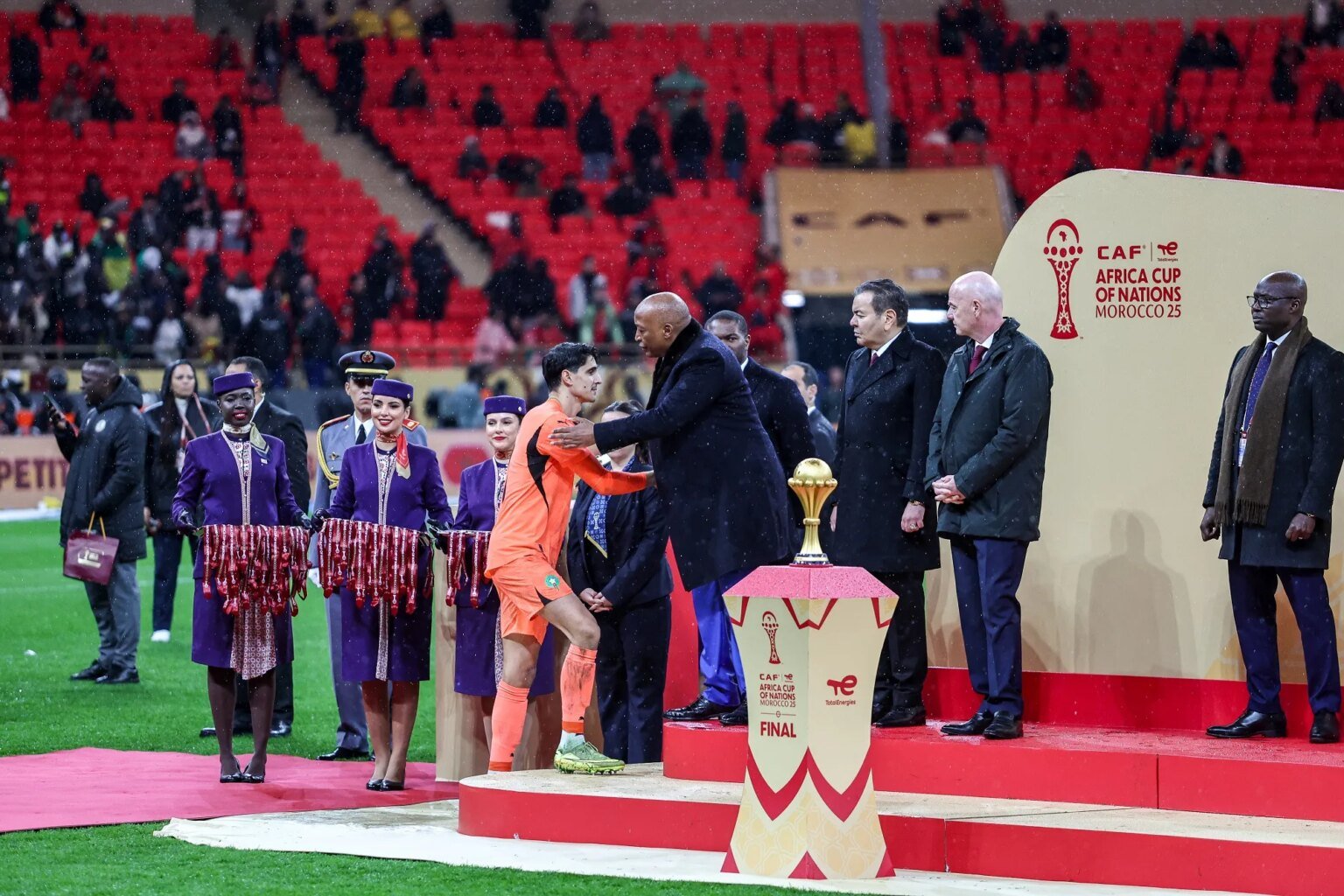 les réactions en DIRECT après le verdict choc de la CAF