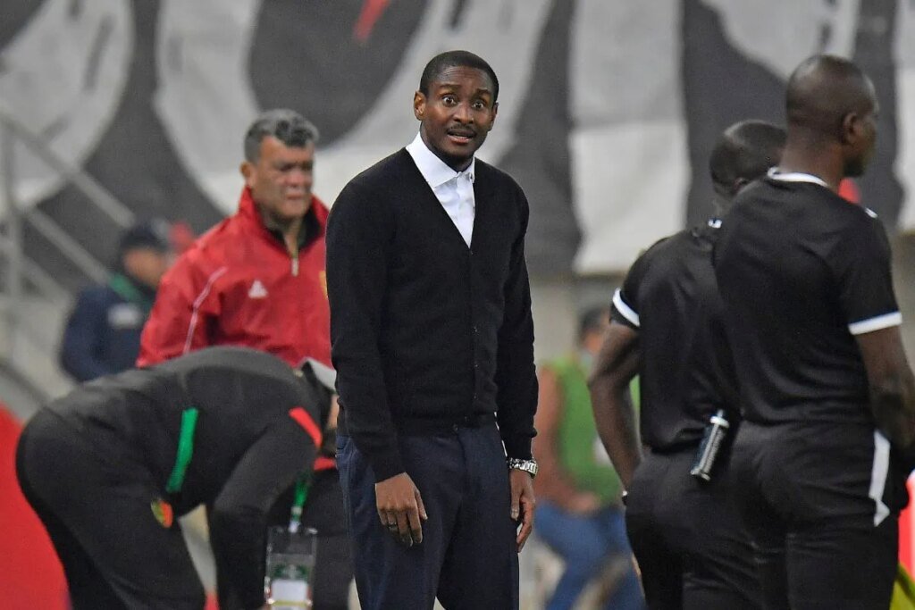 en tête du championnat, l'entraîneur du MC Alger, Rulani Mokwena, claque la porte !