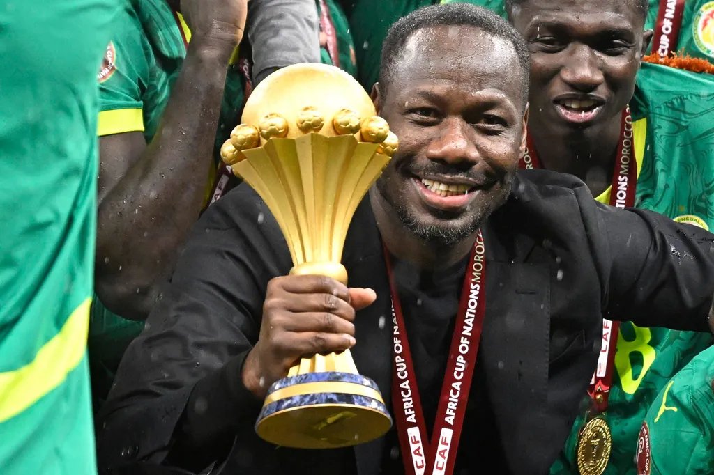 la liste avec le trophée de la CAN, l’imbroglio Mamadou Diakhon et sans Mané ! la liste avec le trophée de la CAN, l'imbroglio Mamadou Diakhon et sans Mané !