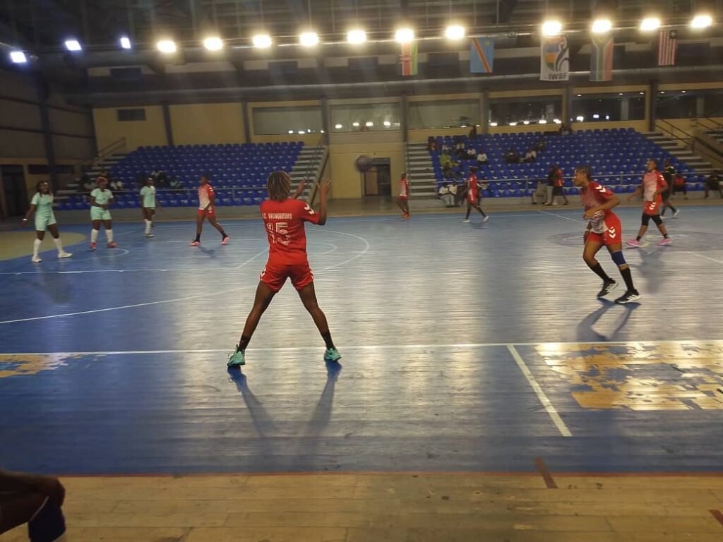Handball:Les Aigles plus fort que Vainqueurs 25-17 samedi 04 avril à l’Ephkin.