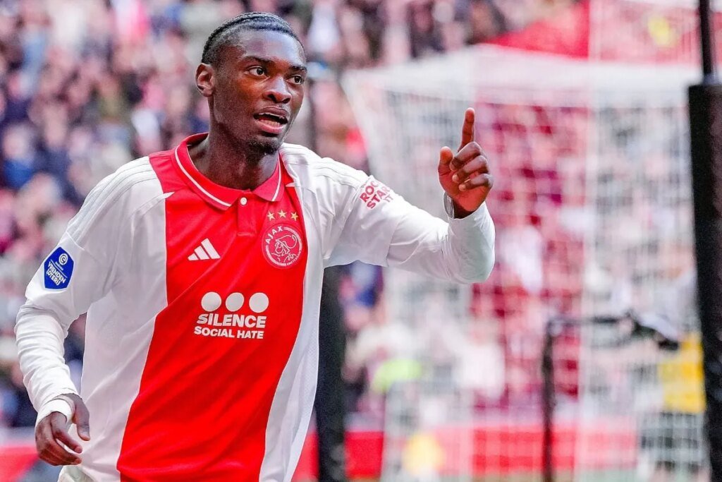 "si le règlement le permet..", Jorthy Mokio postule pour la Coupe du monde !