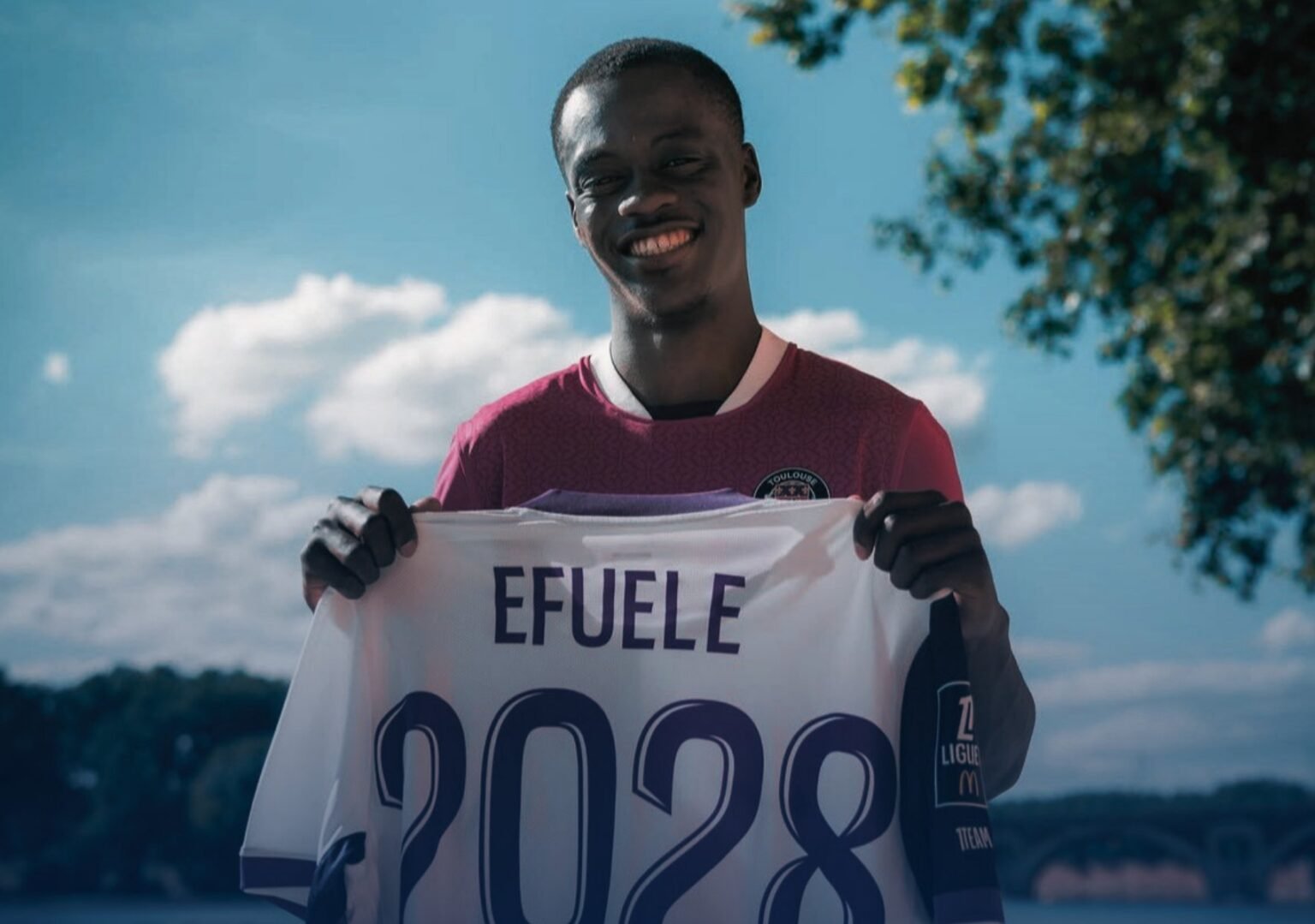 Mercato : Toulouse FC mise sur l’avenir et prolonge Noah Efuele - Africa Top Sports